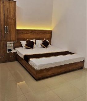 Pandharpur Cabina | Balaji Lodging