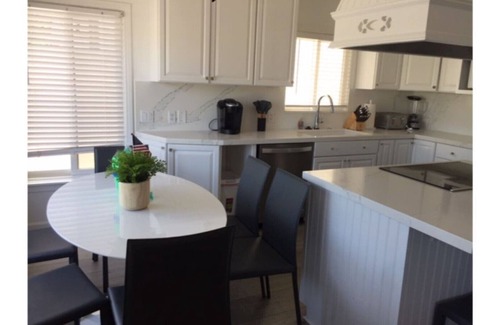 Corona del Mar Casa | BALBOA ISLAND 7 BEDROOMS SLEEPS 14