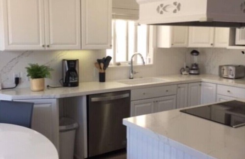 Corona del Mar Casa | BALBOA ISLAND 7 BEDROOMS SLEEPS 14