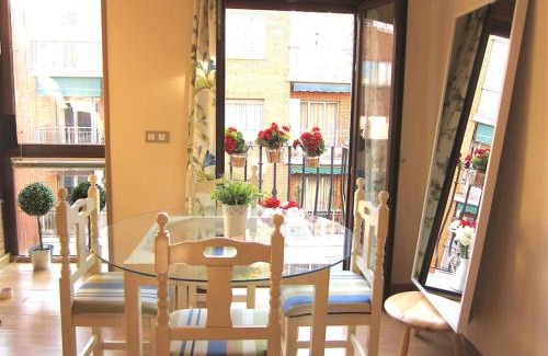 Prosperidad Apartamento | Balcón con luz natural