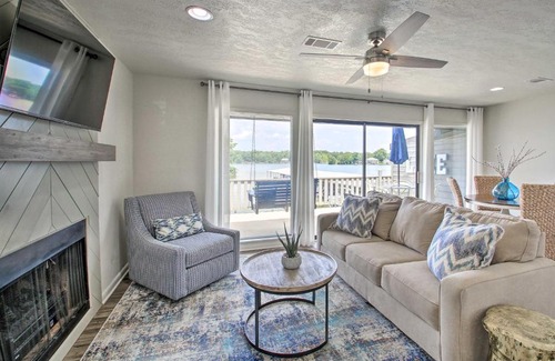 Hot Springs Apartamento | Balcony and Lake Access Hot Springs Getaway!