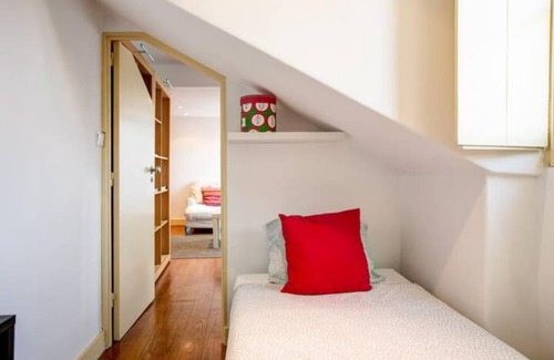 Sao Bento Apartamento | Balcony Apartment in Lisbon Center
