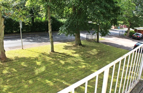 Doncaster Apartamento | Balcony Apartment - Spacious 2 Large Beds