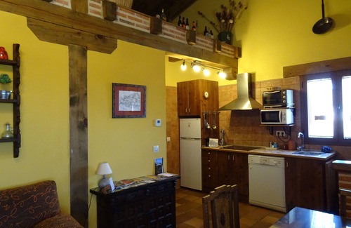 Losana de Piron Cabaña | Balcón de Nut II: jardín privado de 600 m2, wifi, barbacoa, chimenea, mascotas.
