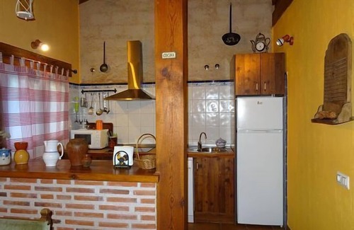 Torreiglesias Cabaña | Balcón de Nut I: jardín privado de 500 m2, wifi, barbacoa, chimenea, mascotas.