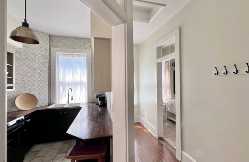 Savannah Victorian District Apartamento | Balcony on Forsyth Park, 2-br Historic Savannah, Ga.