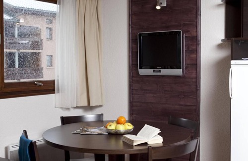 Lanslevillard Apartamento | 300m de los comercios, piscina, balcón, parking, tv, local para esquís, 35m², Val Cenis