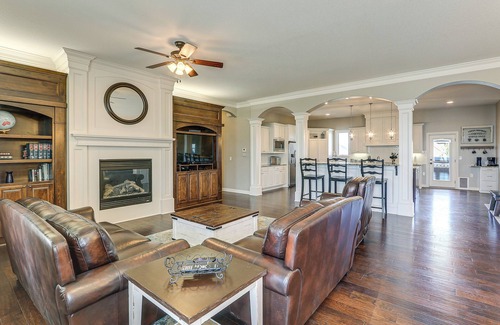 Bel Aire Cabaña | Balcony & Patio: Spacious Home in Bel Aire!