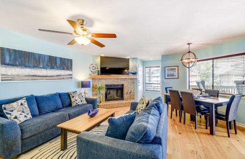Little River Apartamento | Balcony, Pool and Hot Tub Little River Condo!