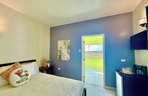 Simpson Bay Hotel | Balcony Room 2 with AC and Rooftop Pool