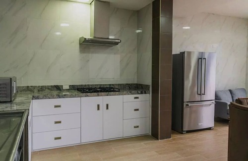 Cojimíes Apartamento | Balcony Room w/ outdoor pool and shared kitchen
