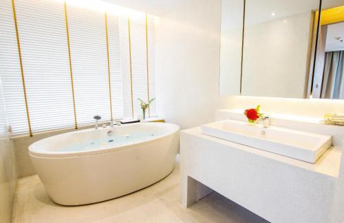 Si Racha Apartamento | Balcony Seaside Sriracha Hotel & Serviced Apartments
