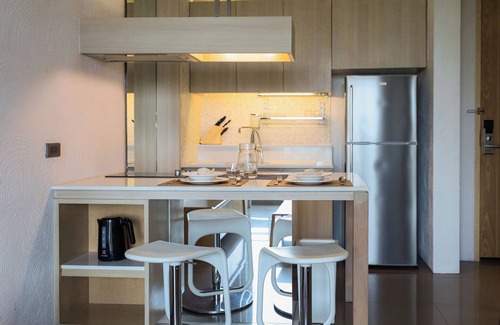 Si Racha Apartamento | Balcony Seaside Sriracha Hotel & Serviced Apartments