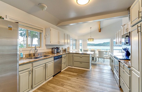 Adelma Beach Casa | Balcony w/ Bay Views: Family Gem in Port Townsend