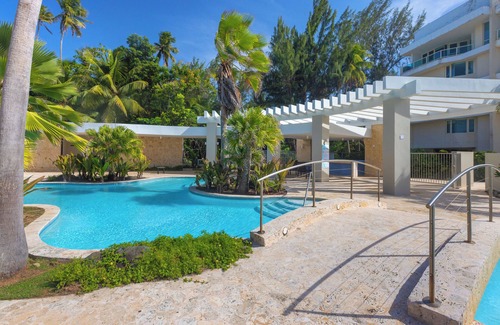 Herreras Apartamento | Balcony With Views | Nice Pool | Beach Access