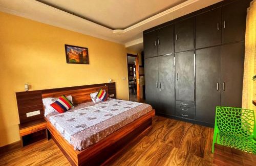 Shimla Apartamento | Baldeyan Breeze 2BHK Family Apartments with Balcony View
