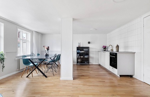 Downtown Apartamento | Baldursbrá - Downtown Holiday Home