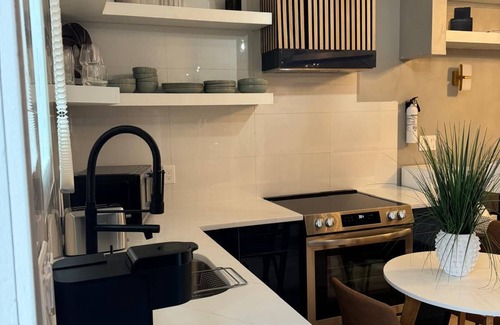 Baldwin Apartamento | Baldwin's Bijou Studio Apartment w/a/c, queen bed