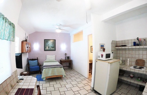 Adolfo López Mateos Cama Y Desayuno | Baldwin's Guest House Cozumel