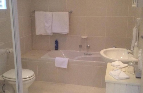 Westcliff Casa | Baleia Guest Lodge Bed & Breakfast