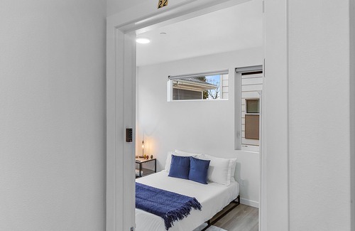 Capitol Hill Casa | Balerion's Shadowed Suite