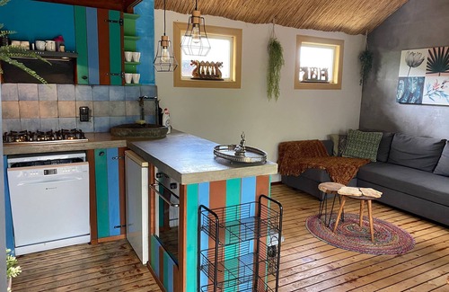 Vijfhuizen Casa | Bali Guesthouse near Amsterdam, Haarlem and Schiphol with Jacuzzi