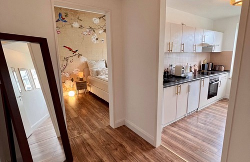 Schoenefeld Apartamento | BALI HOME Stylish apartment with terrace