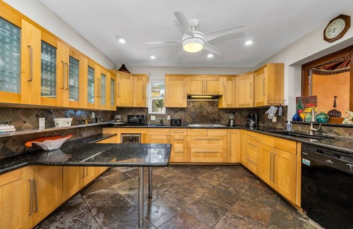 Parrot Cove Casa | Bali in PalmBeach, Golf, InterCoastal, Htd Pool!