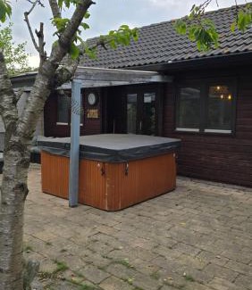 Vijfhuizen Casa | Balistyle guesthouse incl Jacuzzi near Amsterdam and Schiphol