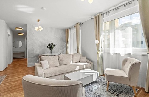 Donaustadt Apartamento | Balkon I Tiefgaragen Parkplatz I 5 min zum Einkaufszentrum I Schnelles WLAN