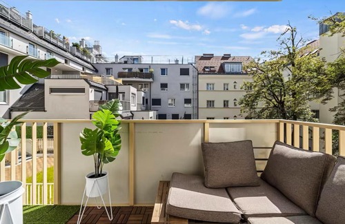 Donaustadt Apartamento | Balkon I Tiefgaragen Parkplatz I 5 min zum Einkaufszentrum I Schnelles WLAN
