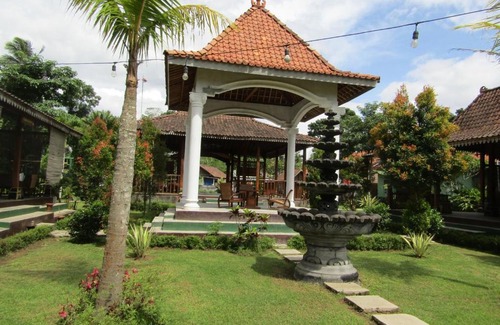 Borobudur Hotel | Balkondes Bumiharjo (Kampung Dolanan)