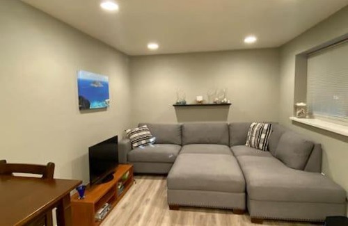 West Woodland Apartamento | Ballard 1 bedroom condo with in-unit laundry