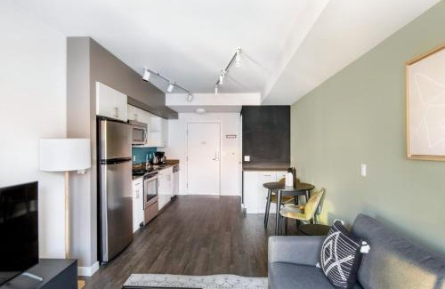 West Woodland Apartamento | Ballard 1BR w Lounge Shops BBQ near Dining SEA-468