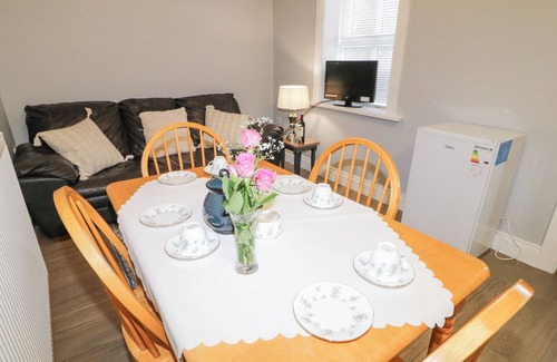Newry Cabaña | BALLARD COTTAGE ANNEXE, pet friendly in Newry, Northern Ireland