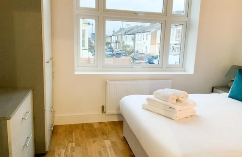 West Finchley Casa | Ballard's Ground Apartment