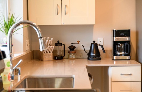 Loyal Heights Cabaña | Ballard - Sunset Hill Guest House