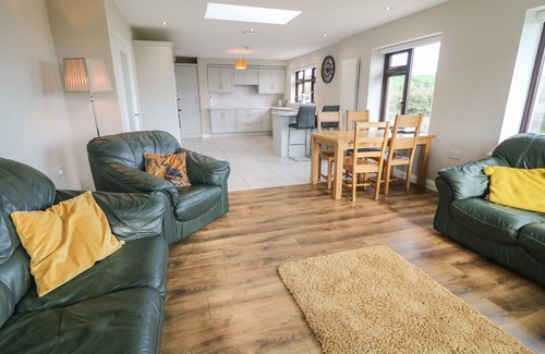 Newry Cabaña | BALLINLISS COTTAGE, family friendly in Newry, Northern Ireland