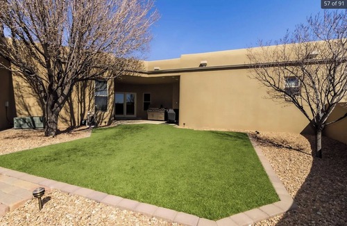 North Albuquerque Acres Casa | Balloon Fiesta getaway in serene North Albuquerque Acres