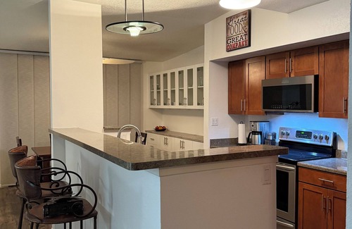 Sandia Heights South Casa | Balloon Fiesta Lair 3 Bedroom recently renovated Townhome.