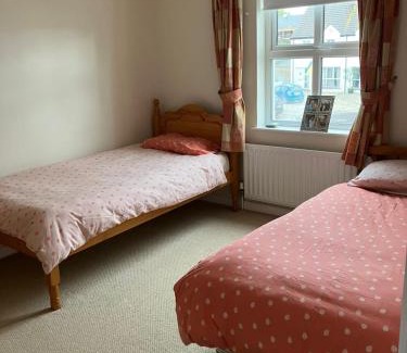 Ballycastle Casa | Ballycastle, Strand Cottages Modern Home