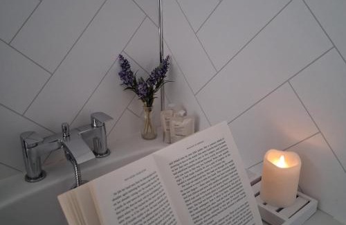 Limavady Casa | Ballymultimber Cottages - mountain views near beach