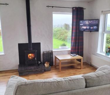 Limavady Casa | Ballymultimber Cottages - mountain views near beach