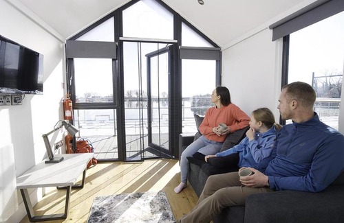Magherafelt Otro | Ballyronan Marina On-Water Glamping Pods