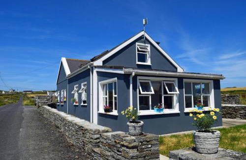 Liscannor Cama Y Desayuno | BallyV House: Private Double Room with en-suite bathroom, breakfast, near Cliffs of Moher