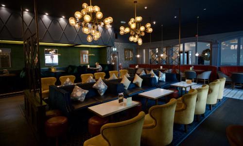Dunmurry Hotel | Balmoral Hotel, Belfast