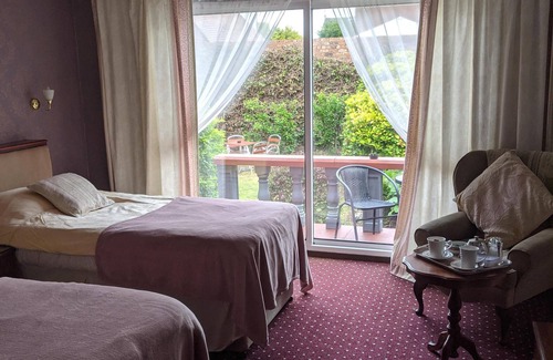 Southport Hotel | Balmoral Lodge Hotel