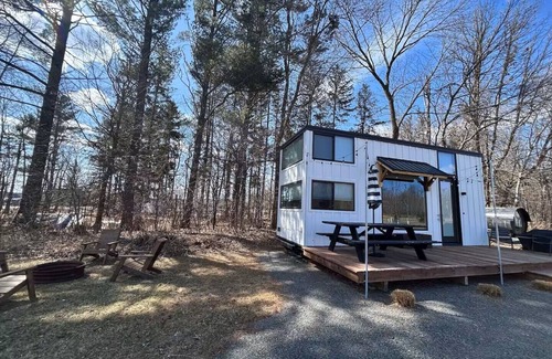 Balsam Lake Casa | Balsam Lake modern tiny home escape with sauna
