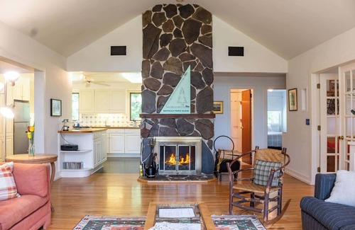Arkville Chalet De Esquí | 5 Mins to Belleayre w/ Pool + Pond on 25 Acres!