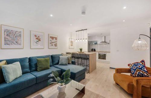 Baltic Triangle Apartamento | Baltic Apt II - City Centre with Parking, Sleeps 6